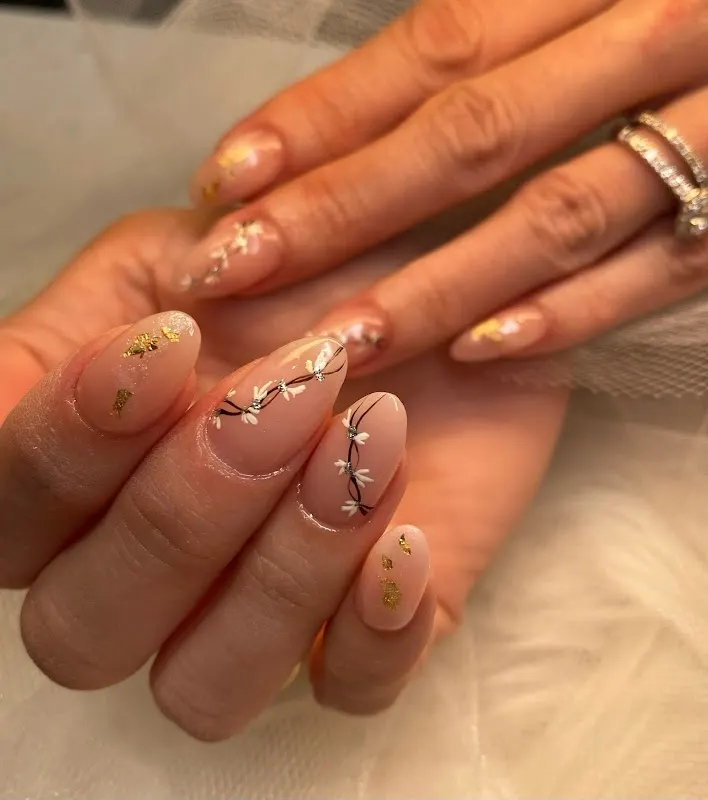 Lumi Nails Lounge Apple Valley — Nail salon in Apple Valley
